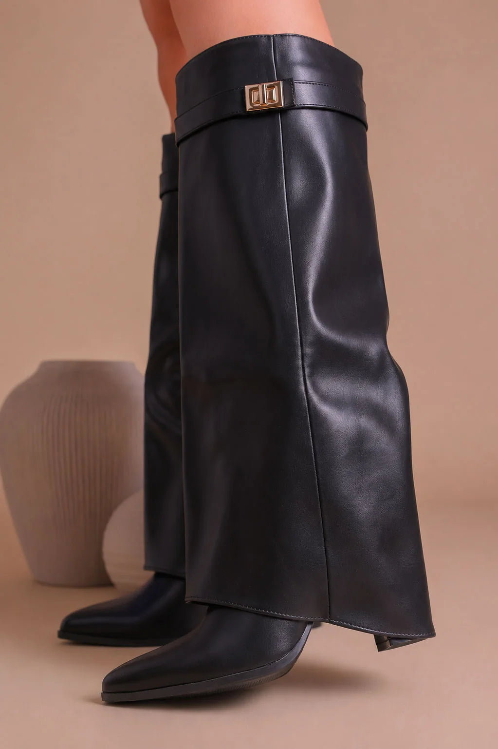 boot-black-side